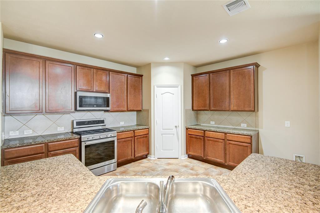 103 Long Meadow Court, Clute, Texas image 12