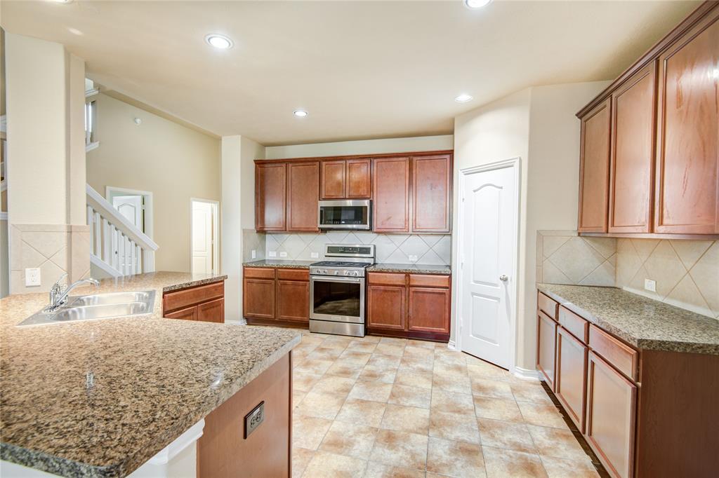 103 Long Meadow Court, Clute, Texas image 13