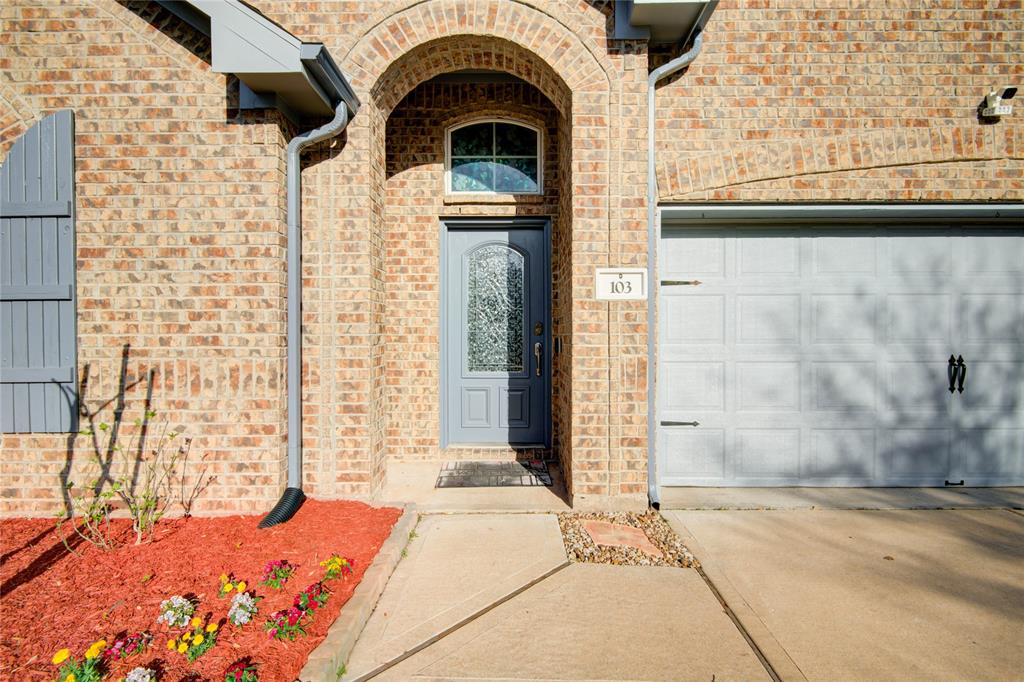 103 Long Meadow Court, Clute, Texas image 4