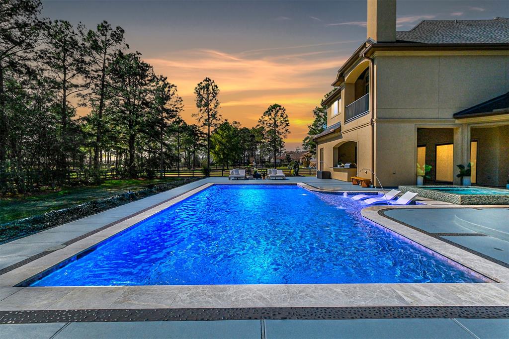 28 Royal King Road, Tomball, Texas image 3