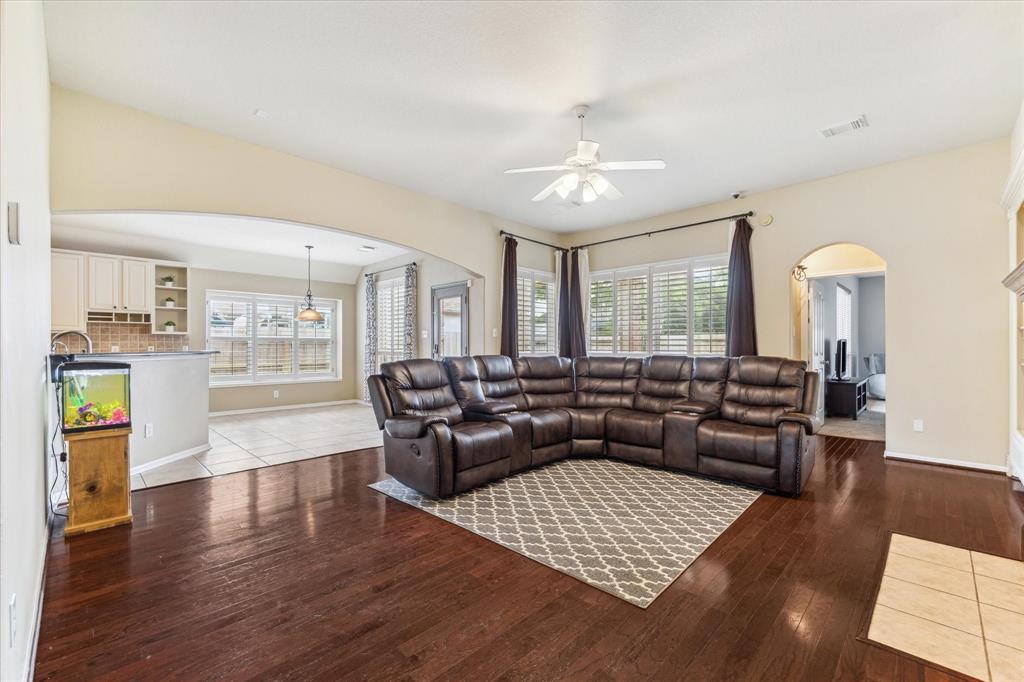 1519 Brookstone Lane Ln, Sugar Land, Texas image 5