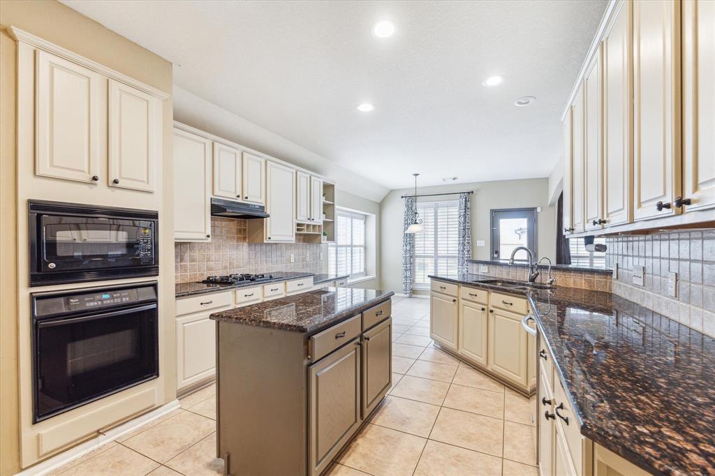 1519 Brookstone Lane Ln, Sugar Land, Texas image 6