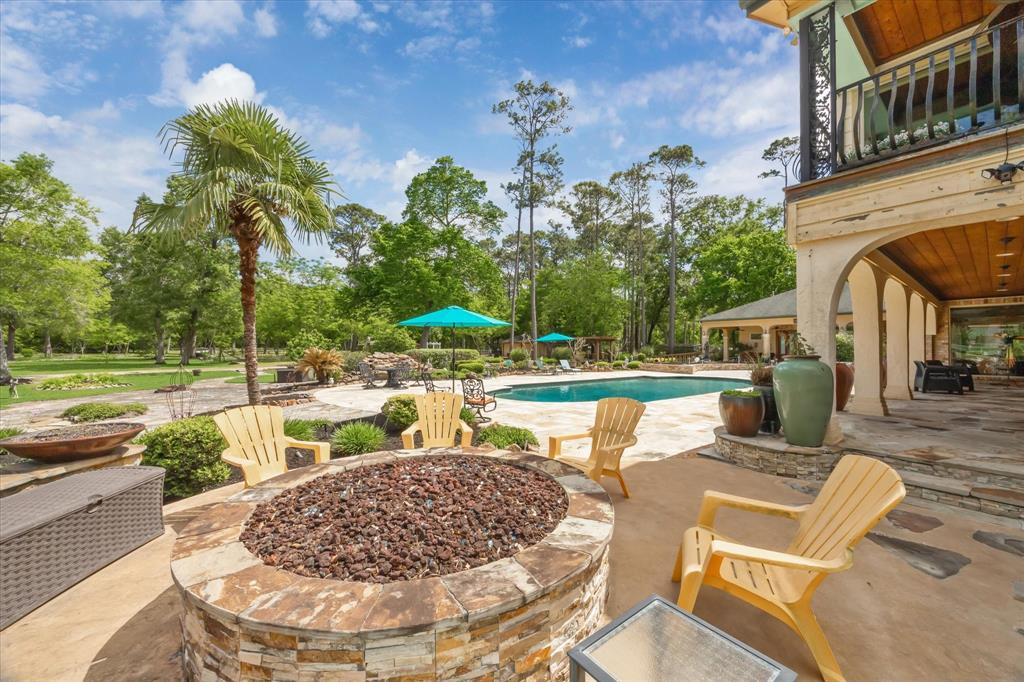 908 Myrtlewood Drive, Friendswood, Texas image 8