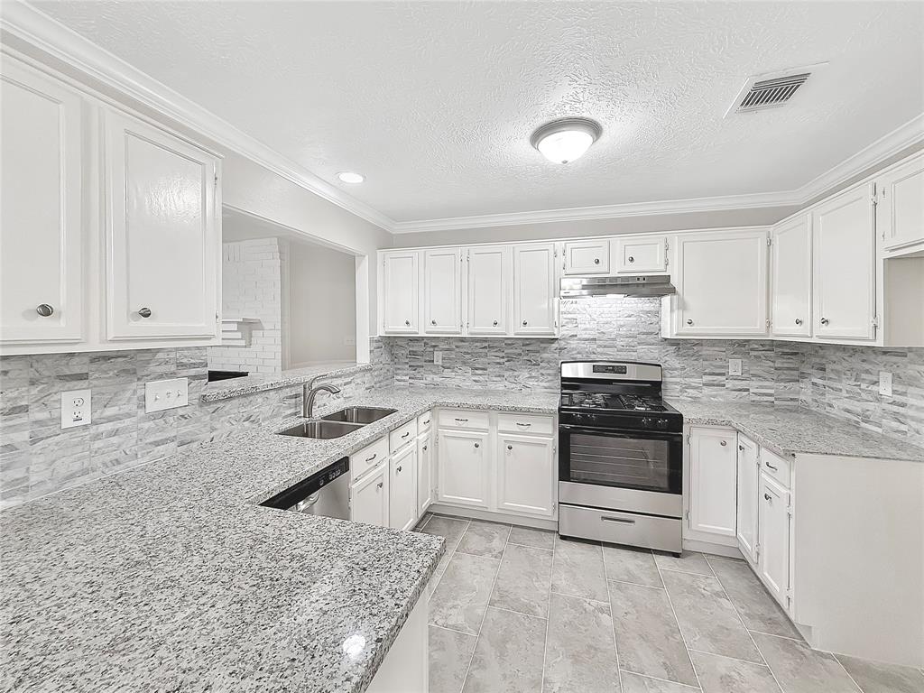 9510 Walnut Glen Drive, Houston, Texas image 10