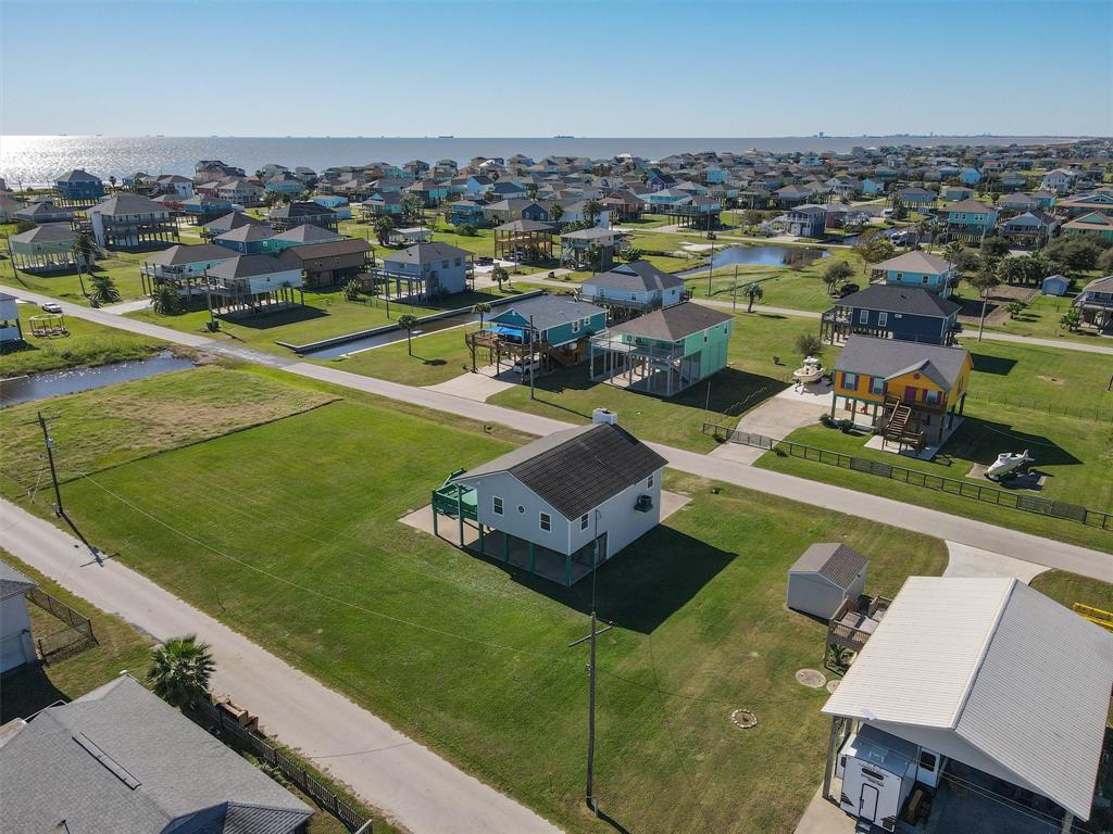 908 West Lane, Crystal Beach, Texas image 20