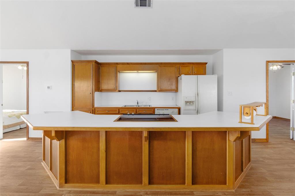 908 West Lane, Crystal Beach, Texas image 4