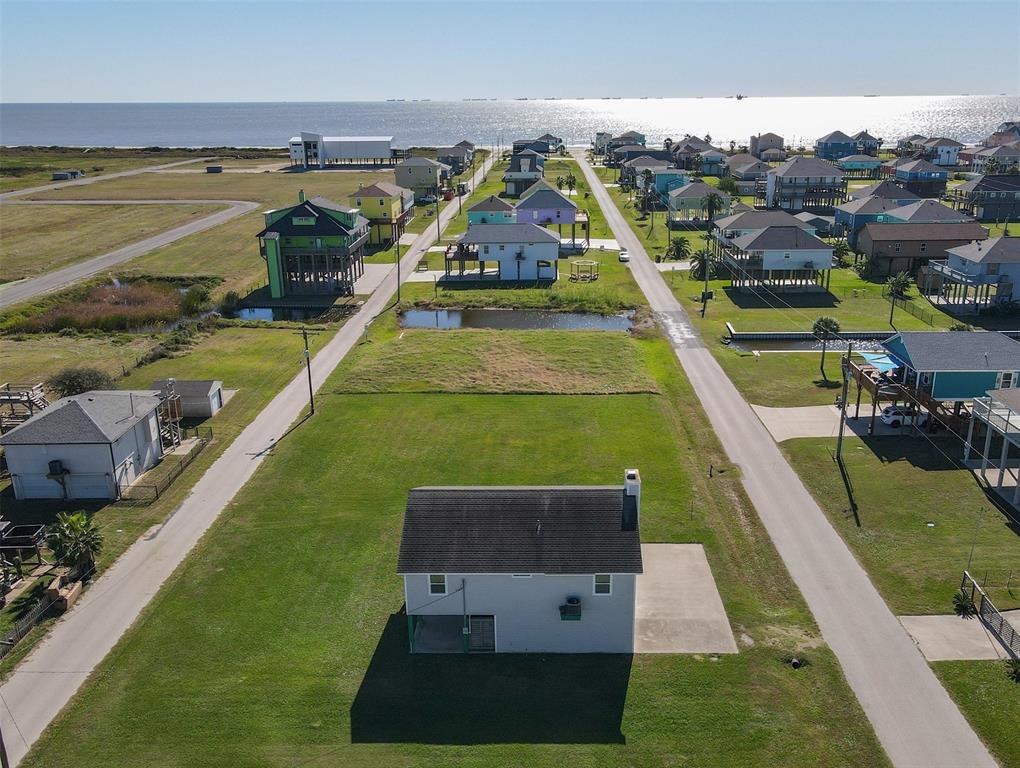 908 West Lane, Crystal Beach, Texas image 1