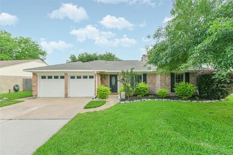 Single Family Residence in Houston TX 823 Bradwell Drive.jpg