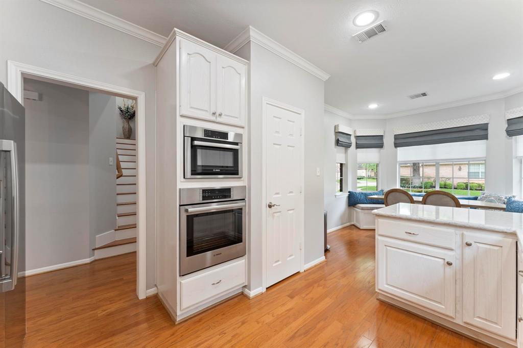64 Parkway Place, Jersey Village, Texas image 6