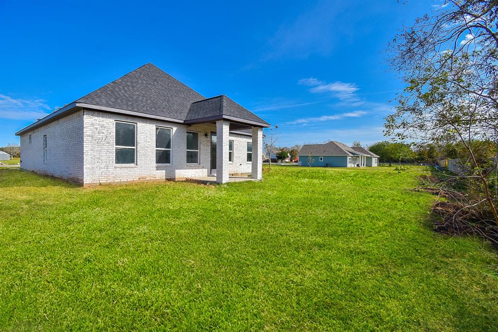 209 Silverleaf Road, Sweeny, Texas image 2