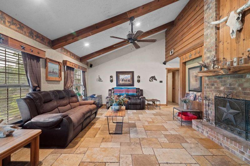 1816 County Road 936b
