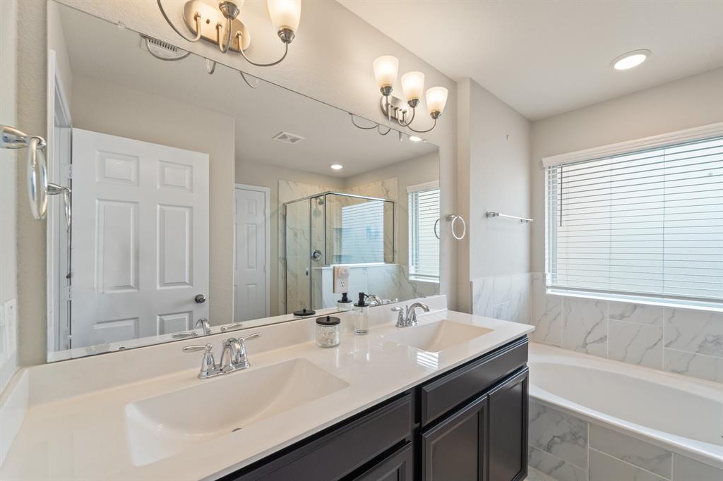 8957 Monterey View Drive, Houston, Texas image 16