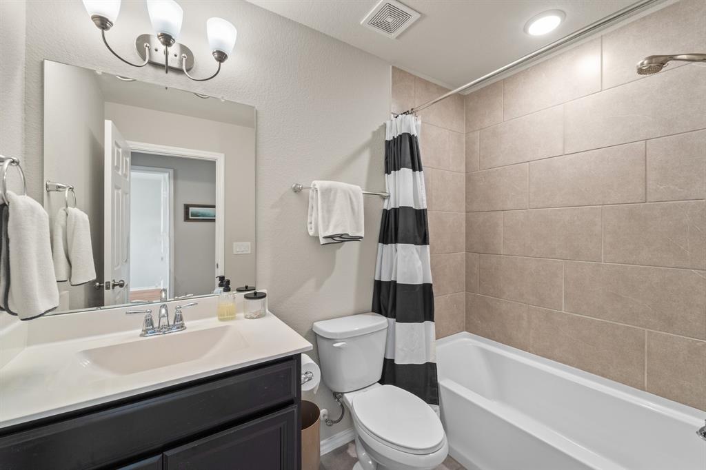 8957 Monterey View Drive, Houston, Texas image 19