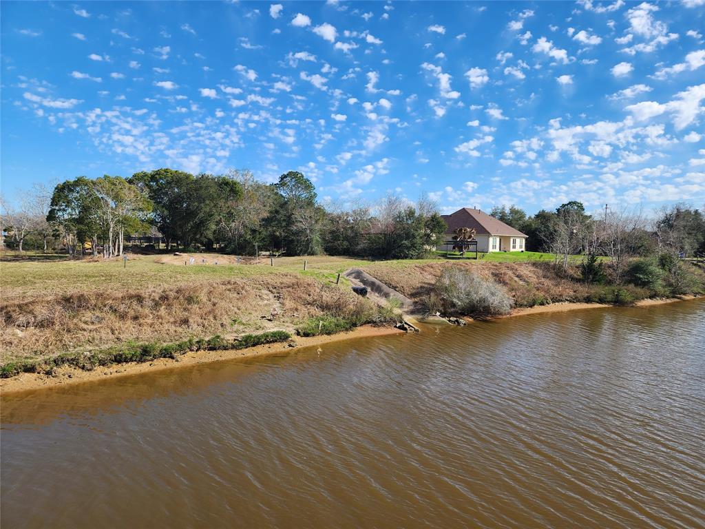 9015 Schiro Road, Hitchcock, Texas image 1