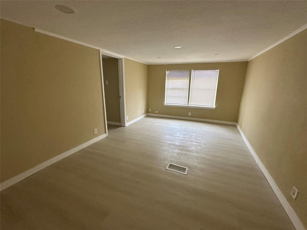 607 E Miller Street, Angleton, Texas image 17