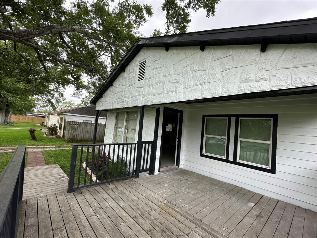 607 E Miller Street, Angleton, Texas image 11