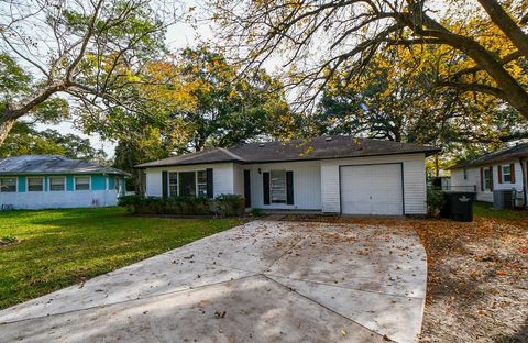 A home in Alvin