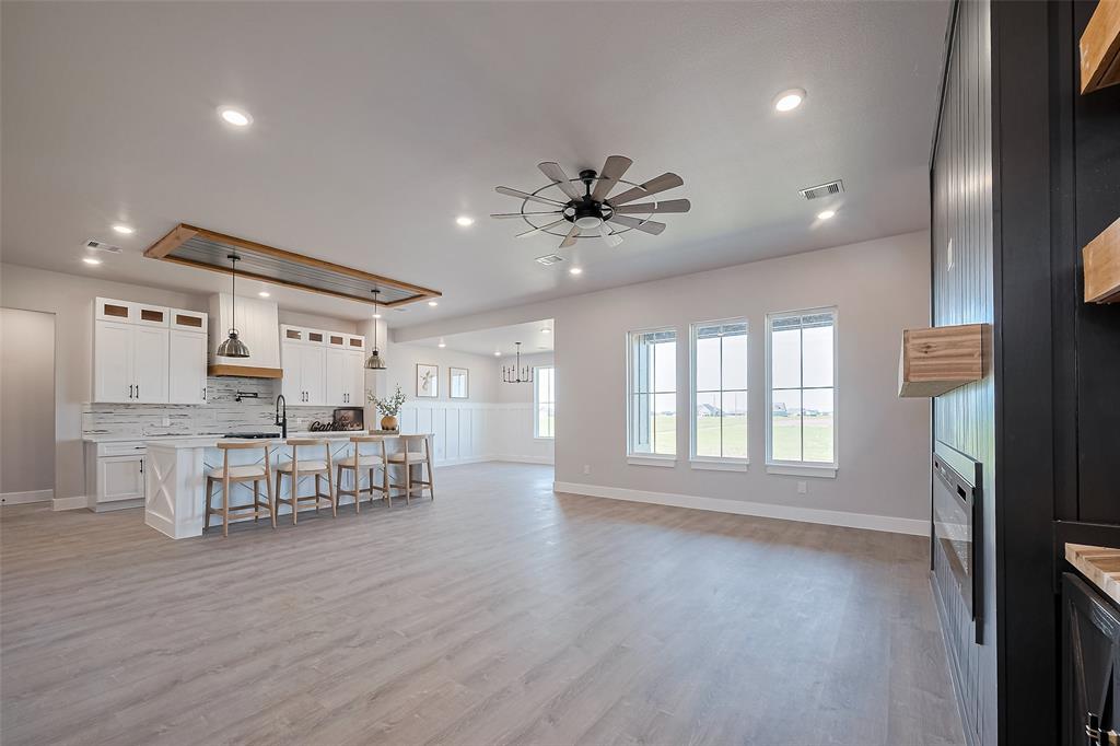 435 Sunset Trail Trl, Angleton, Texas image 9