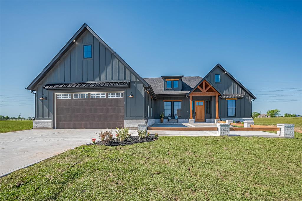 435 Sunset Trail Trl, Angleton, Texas image 3