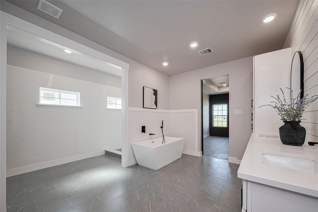 435 Sunset Trail Trl, Angleton, Texas image 43
