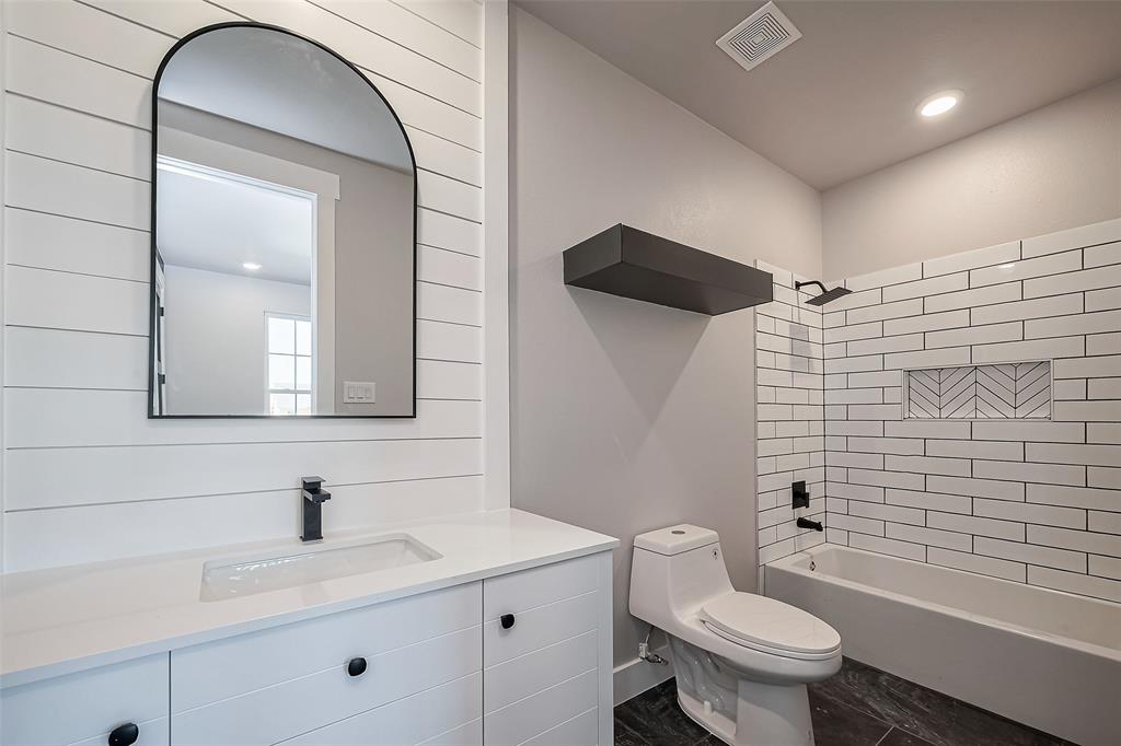 435 Sunset Trail Trl, Angleton, Texas image 30