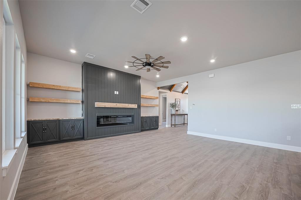 435 Sunset Trail Trl, Angleton, Texas image 11