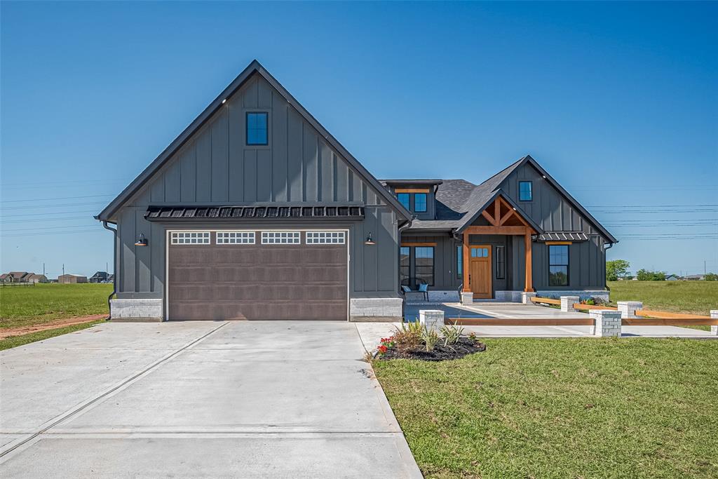 435 Sunset Trail Trl, Angleton, Texas image 1