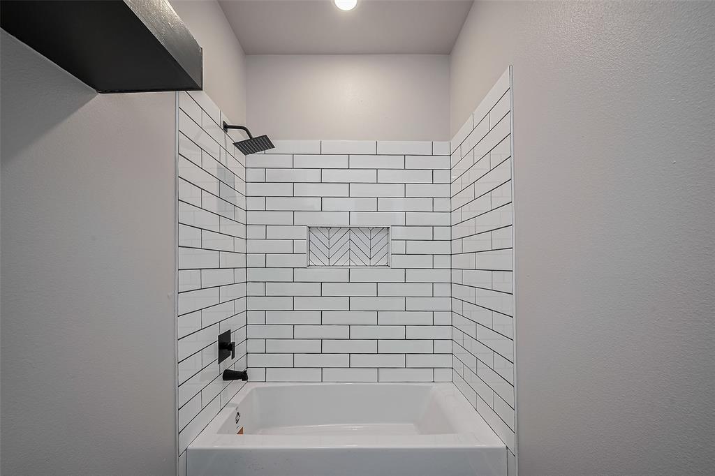435 Sunset Trail Trl, Angleton, Texas image 31