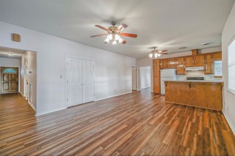 Duplex in Brazoria TX 2925 County Road 519 15.jpg