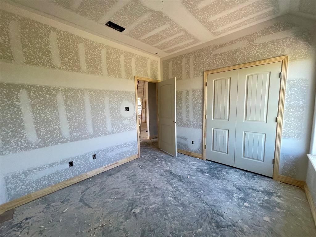 643 Longhorn Trail, Angleton, Texas image 4