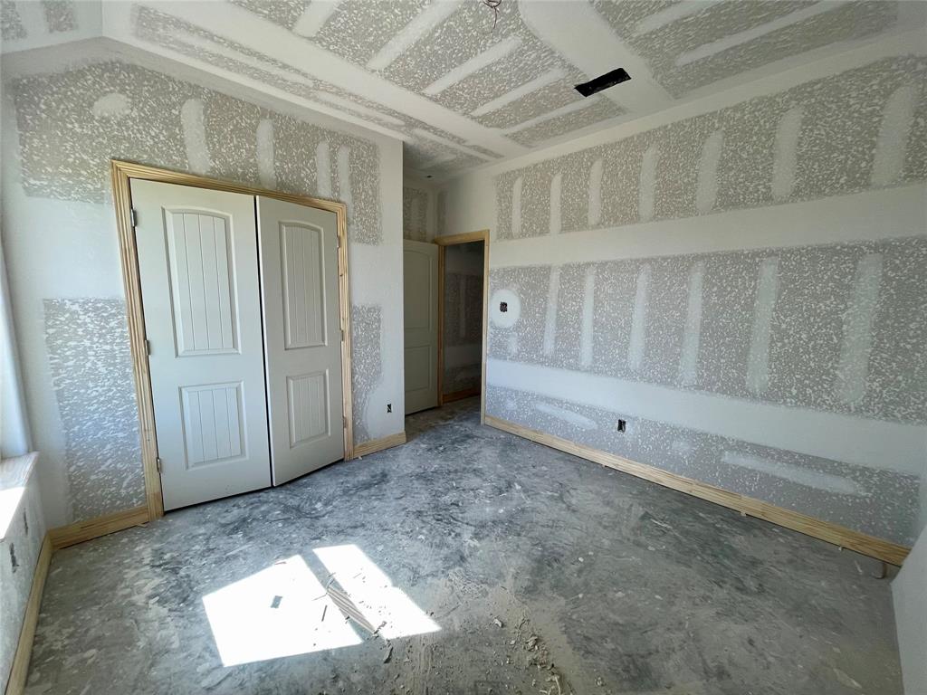 643 Longhorn Trail, Angleton, Texas image 5