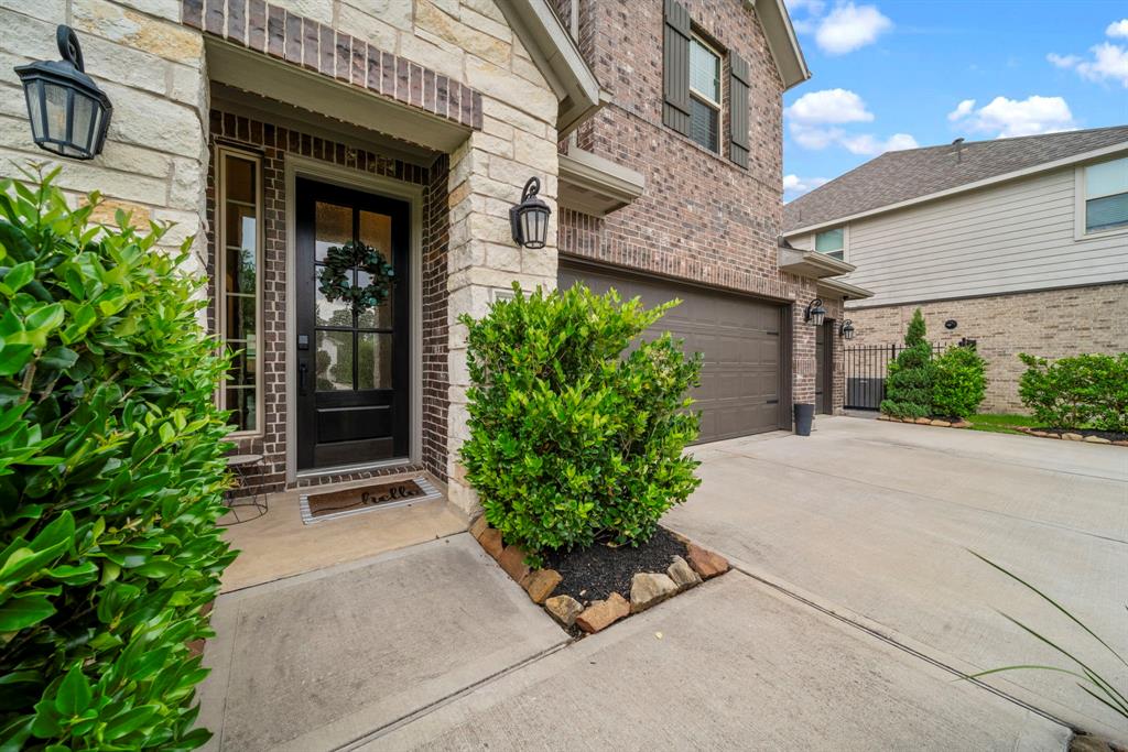 102 Cedar Hammock Trail, The Woodlands, Texas image 8