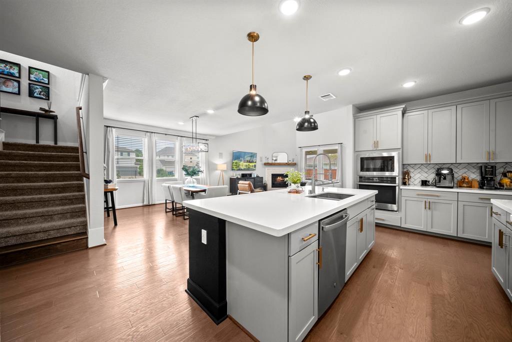102 Cedar Hammock Trail, The Woodlands, Texas image 19