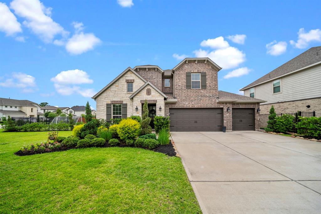 102 Cedar Hammock Trail, The Woodlands, Texas image 2