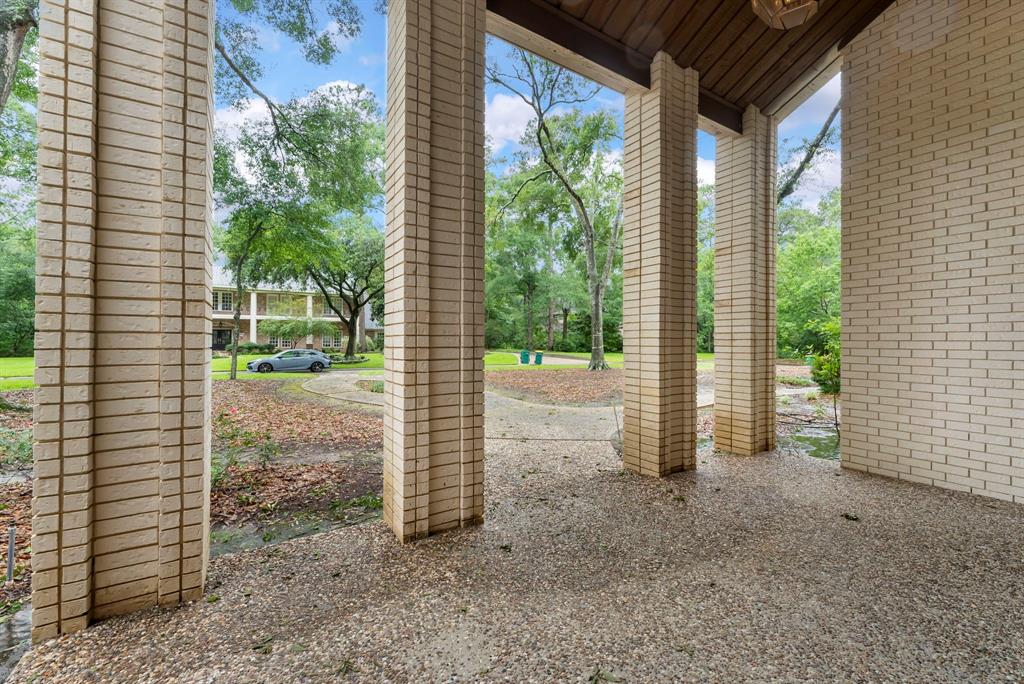 2 Wedgewood Point