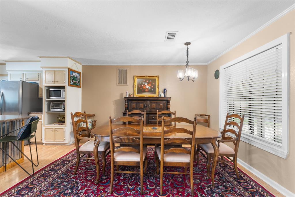 1001 Windy Drive, Brenham, Texas image 6