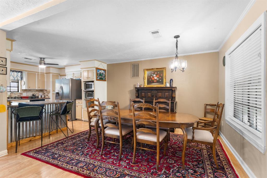 1001 Windy Drive, Brenham, Texas image 7