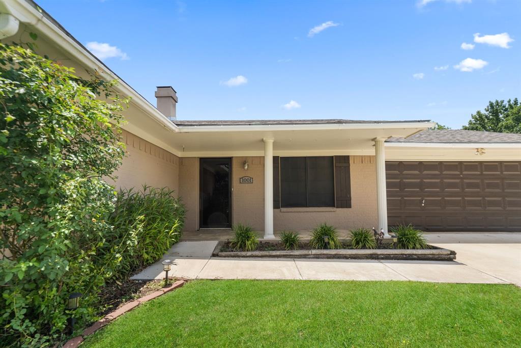 1001 Windy Drive, Brenham, Texas image 2