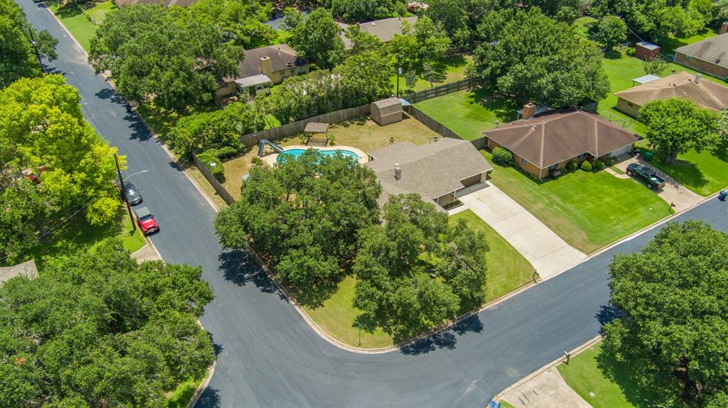 1001 Windy Drive, Brenham, Texas image 26