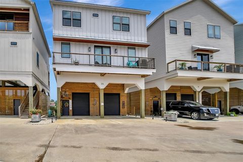25 Cmdr Runco Lane Taylor Lake Village TX 77586