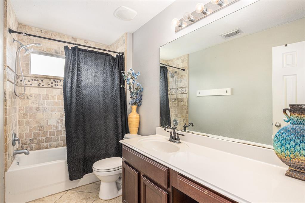 15810 Sandisfield Lane, Houston, Texas image 18