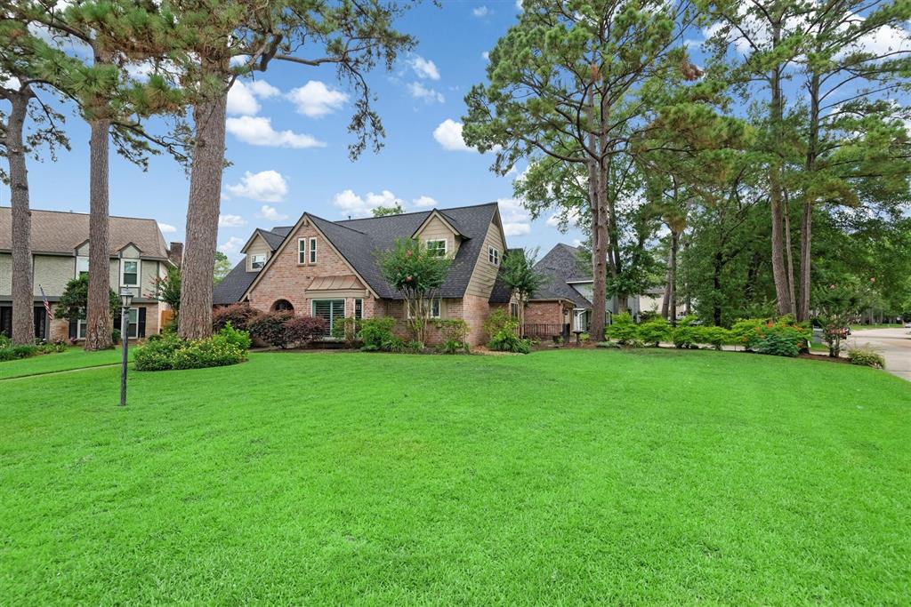 8318 Everleaf Drive, Spring, Texas image 4