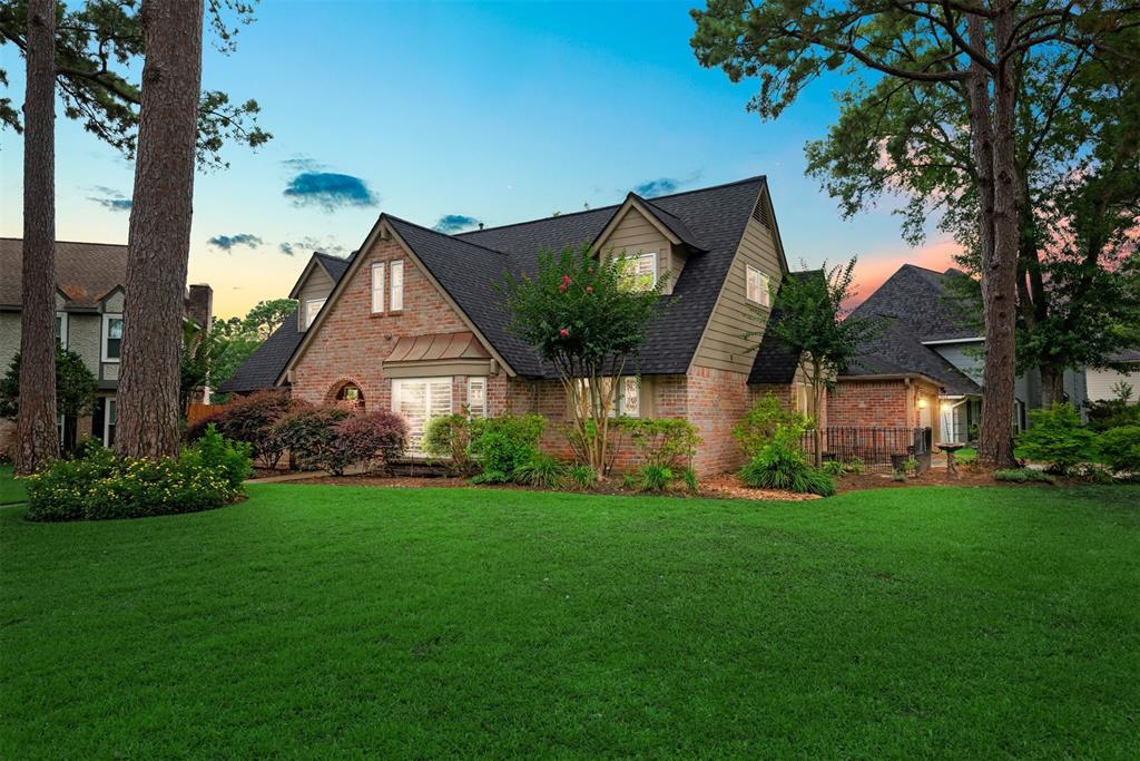 8318 Everleaf Drive, Spring, Texas image 1