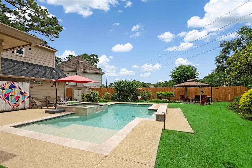 8318 Everleaf Drive, Spring, Texas image 35