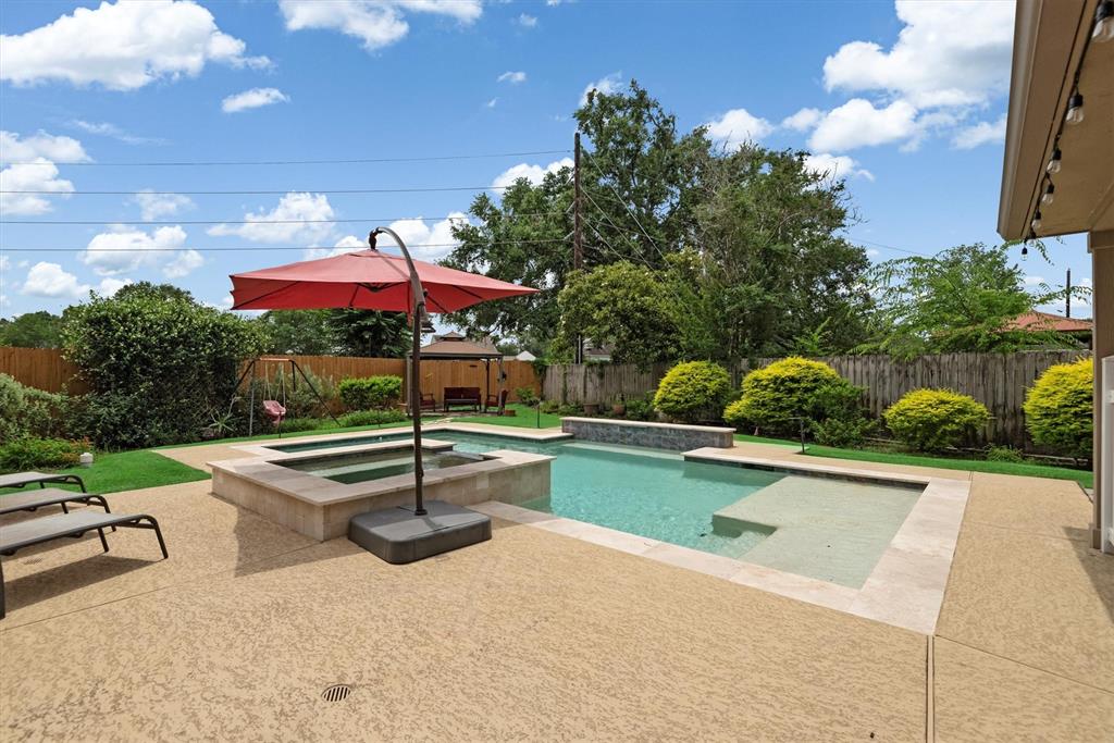 8318 Everleaf Drive, Spring, Texas image 33