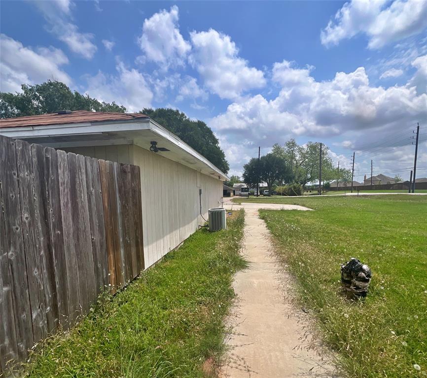 3811 Empress Lane, Richmond, Texas image 4