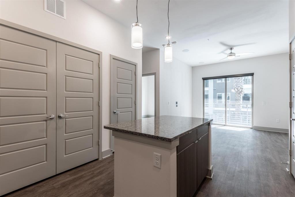 299 W Gray Street 413