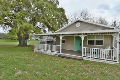 Single Family Residence in Fayetteville TX 412 Main Street.jpg