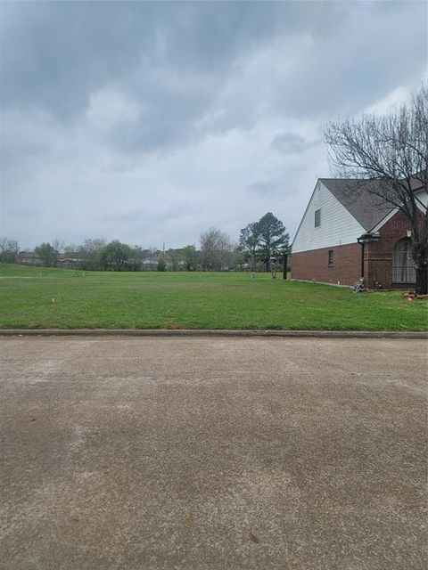 Photo of 7727 Green Lawn Drive, Houston, TX 77088 (MLS # 25306084) Photo of 7727 Green Lawn Drive, Houston, TX 77088 (MLS # 25306084)