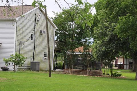 A home in Rosharon